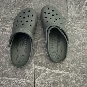 Brand new crocs